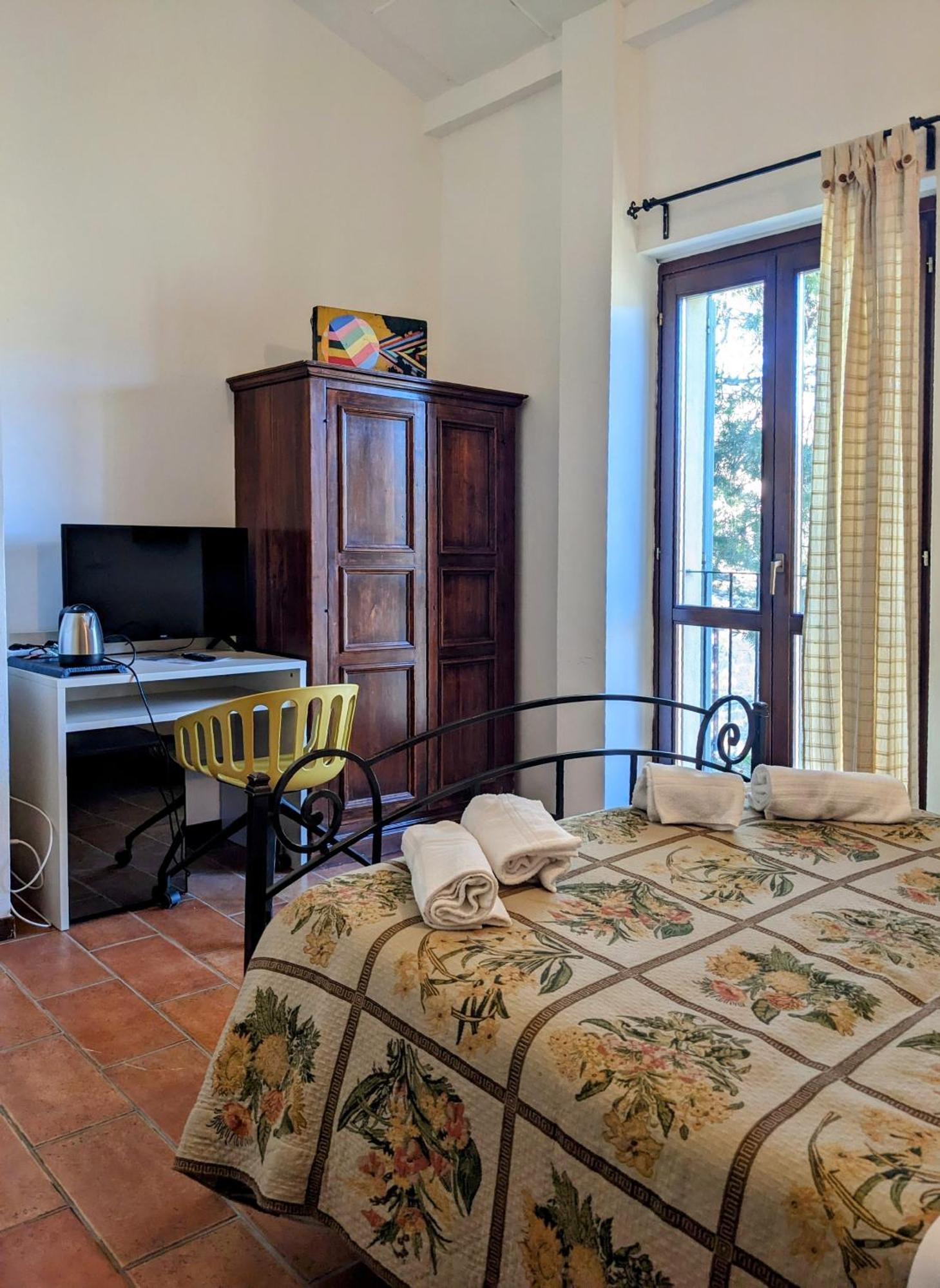 La Cittadella Dei Monti Sibillini Guest House Montemonaco Bagian luar foto