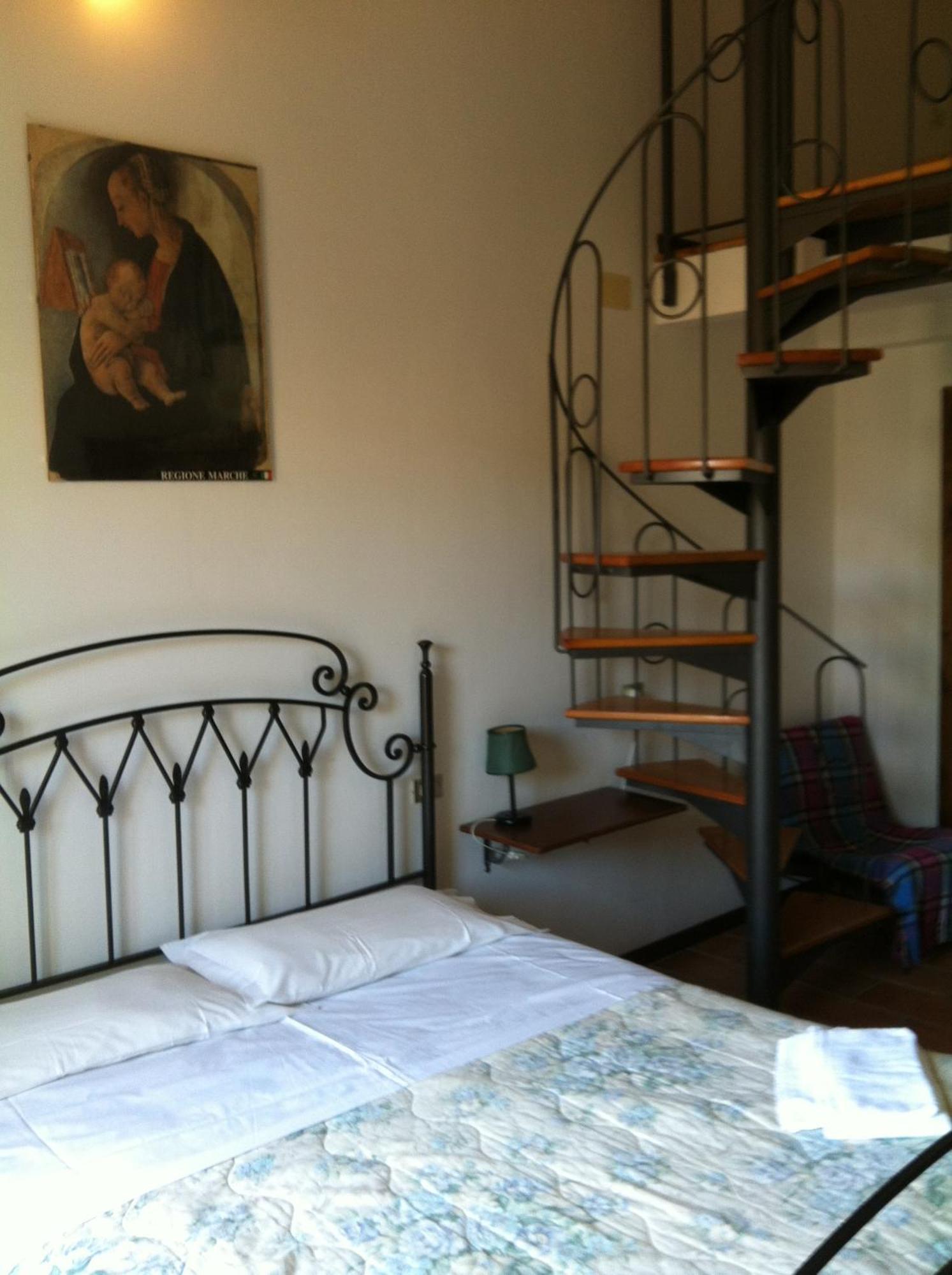 La Cittadella Dei Monti Sibillini Guest House Montemonaco Bagian luar foto