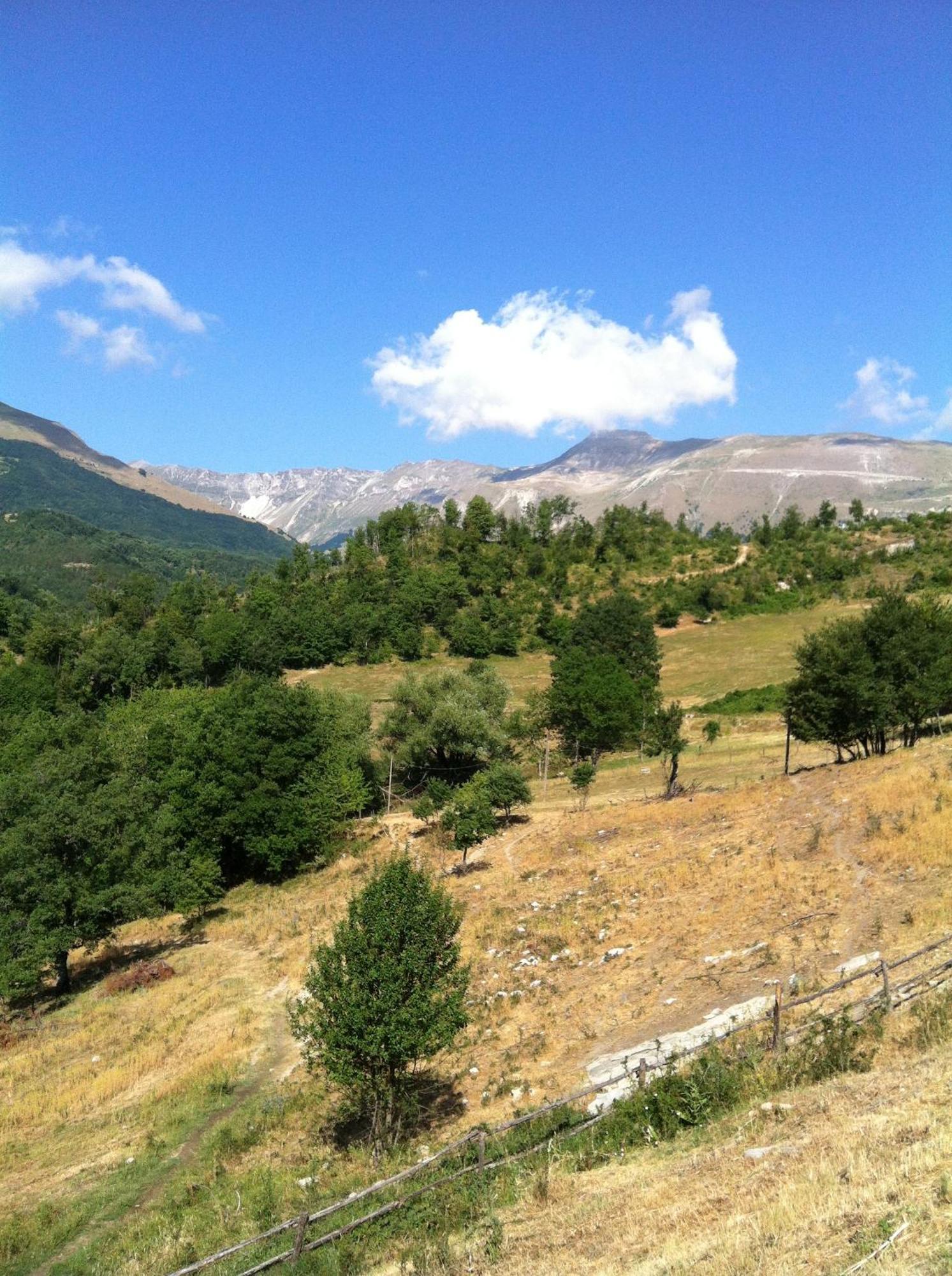 La Cittadella Dei Monti Sibillini Guest House Montemonaco Bagian luar foto