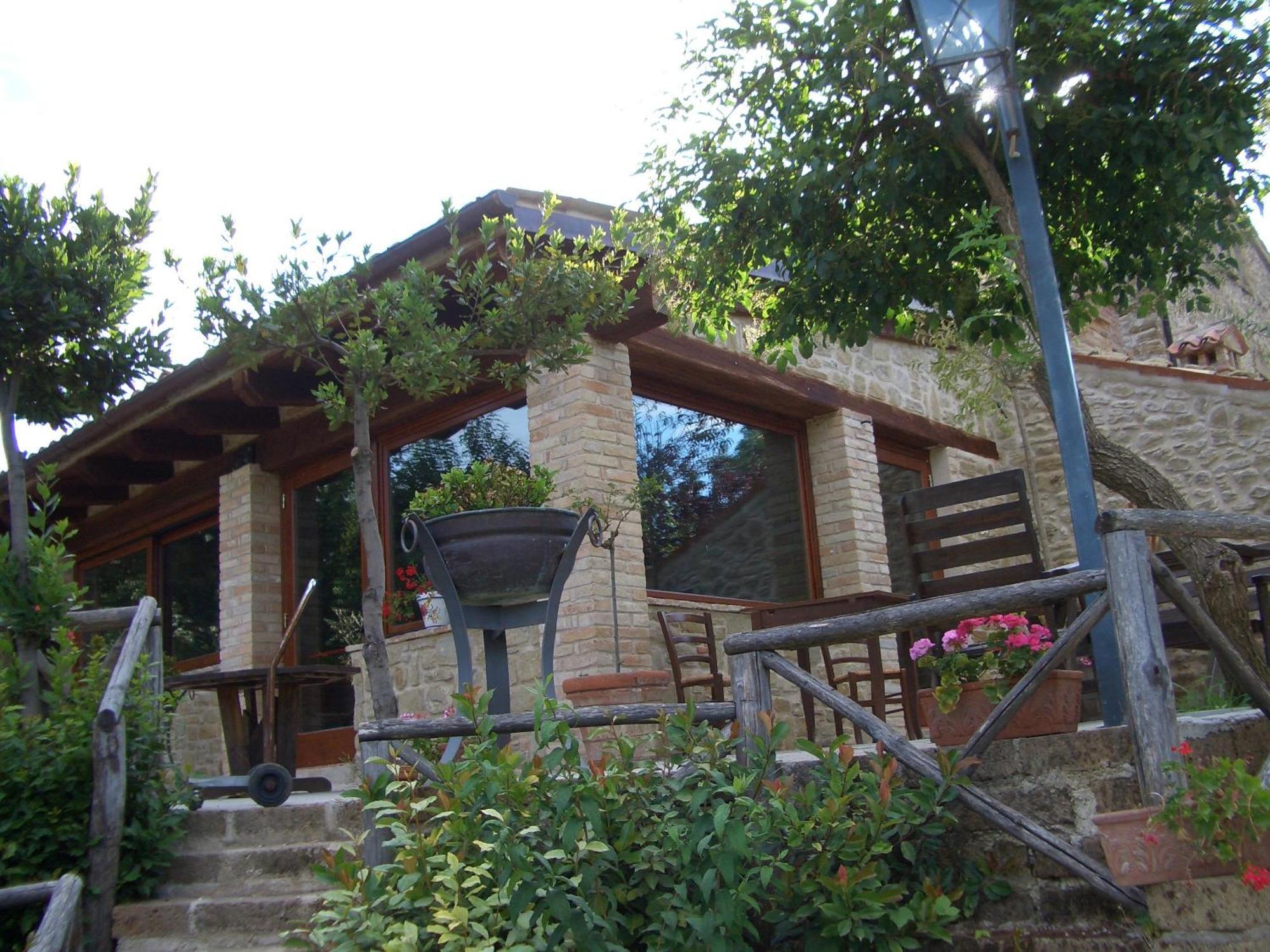 La Cittadella Dei Monti Sibillini Guest House Montemonaco Bagian luar foto
